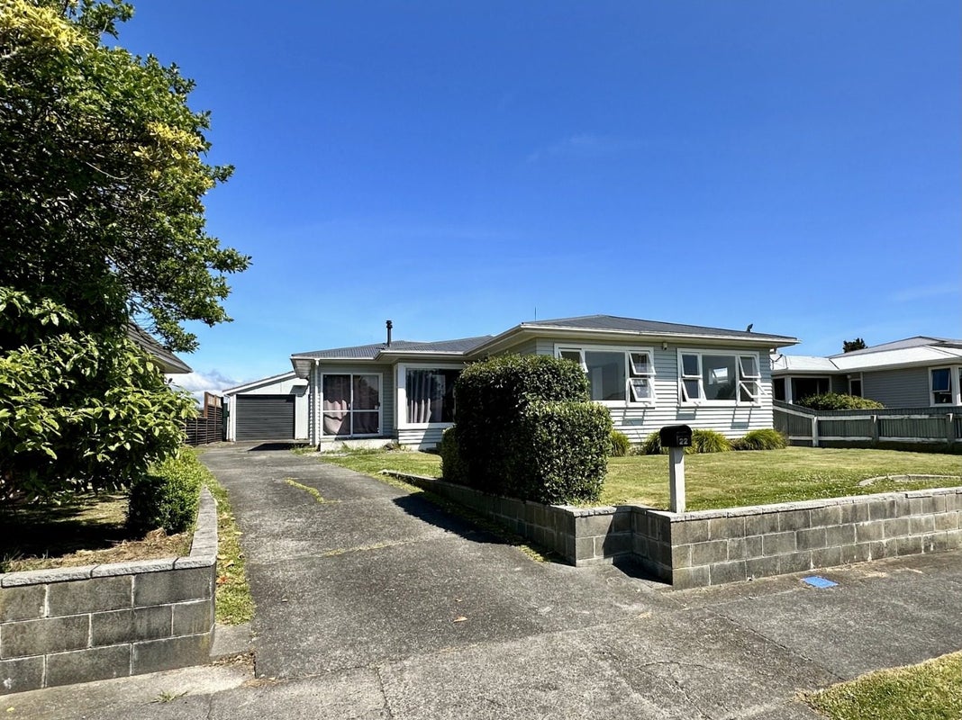 22 Somerset Crescent, Highbury, Palmerston North - Carousel 1
