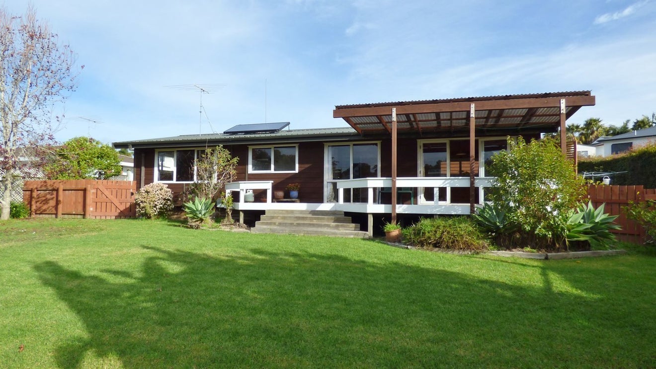 43 Charlotte Street, Stanmore Bay, Whangaparaoa - Carousel 1