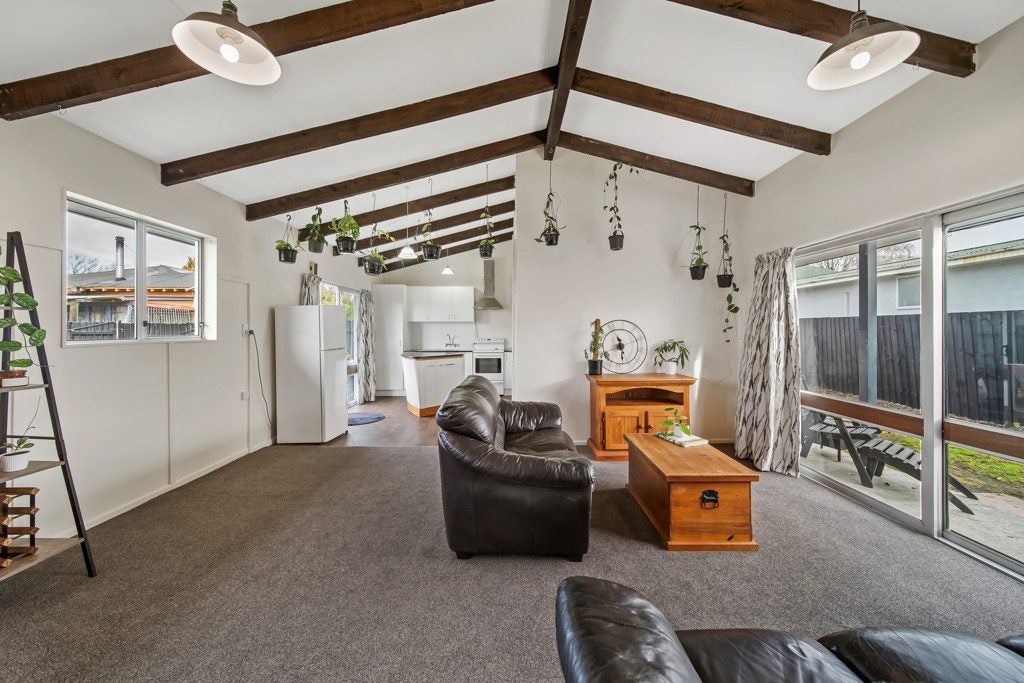 2/15 Sullivan Avenue, Woolston, Christchurch - Carousel 2