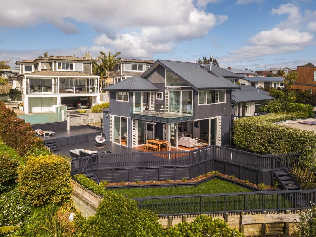11 Calder Place, Glen Innes, Auckland - Carousel 1