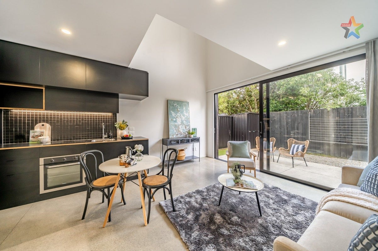 1 Te Ara O Paetutu, Petone, Lower Hutt - Carousel 1