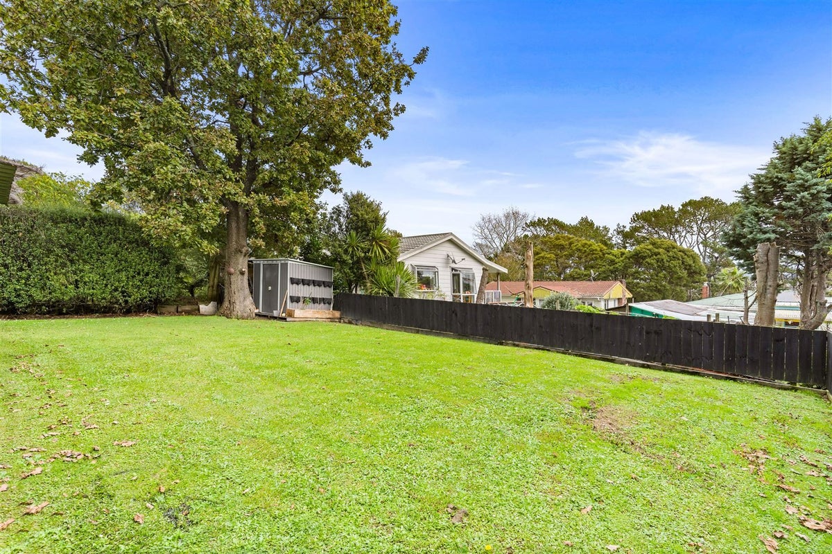 14A Millbrook Road, Henderson, Auckland - Carousel 19