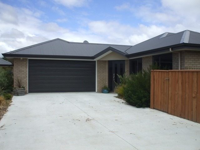18 Willis Place, Renwick - Carousel 1
