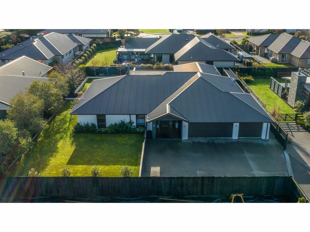 25 Russ Drive, Lincoln, Lincoln - Carousel 1