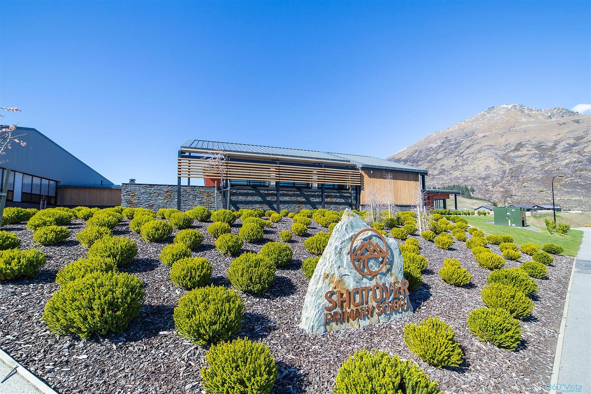 17 Myles WAY, Wakatipu Basin - Carousel 31