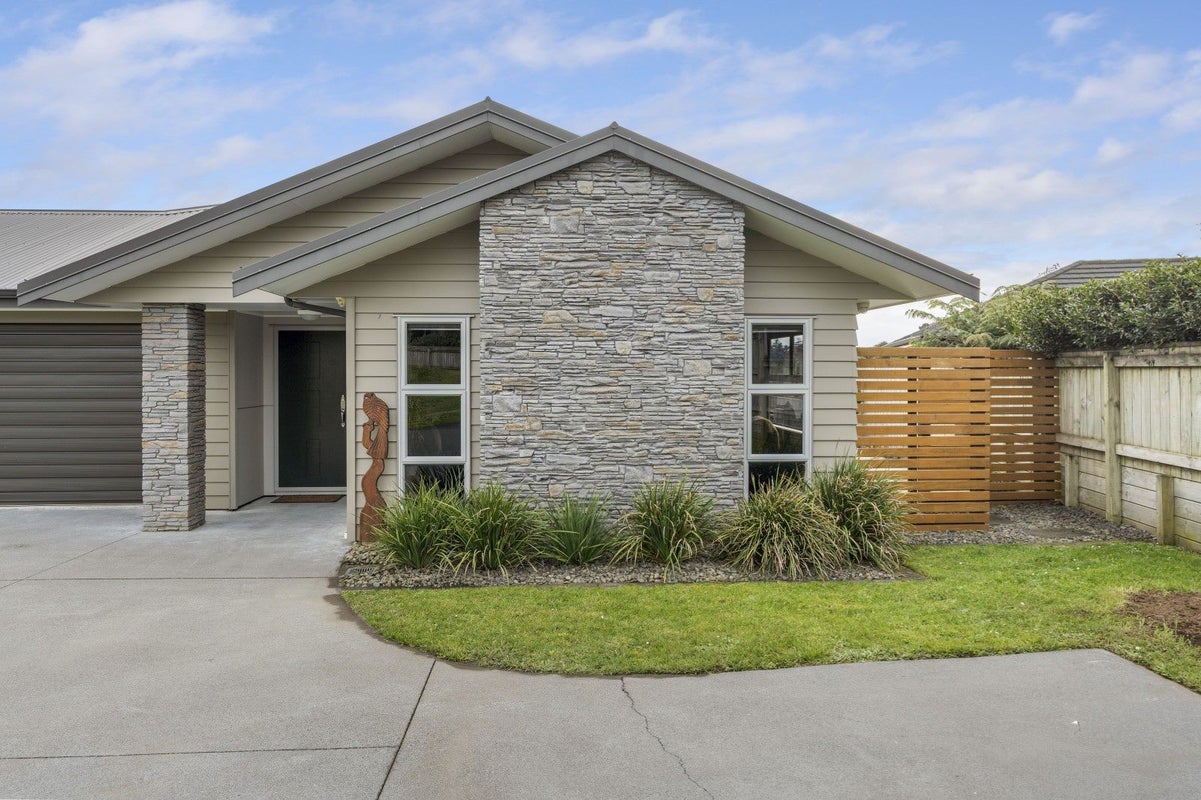 24A Ainslee Street, Highlands Park, New Plymouth - Carousel 2