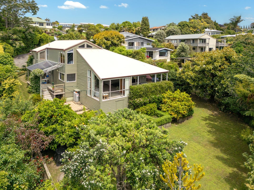 12 Waikareao Way, Brookfield, Tauranga - Carousel 1