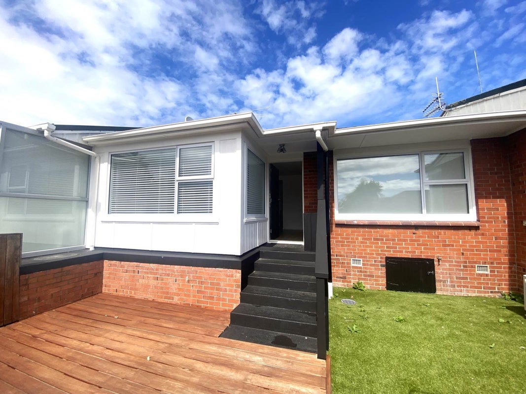 2/10 Park Avenue, Takapuna, Auckland - Carousel 1