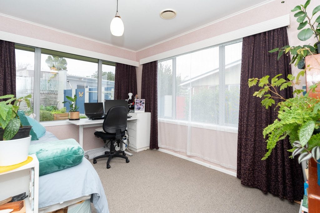 6 Thomson Avenue, Dinsdale, Hamilton - Carousel 23