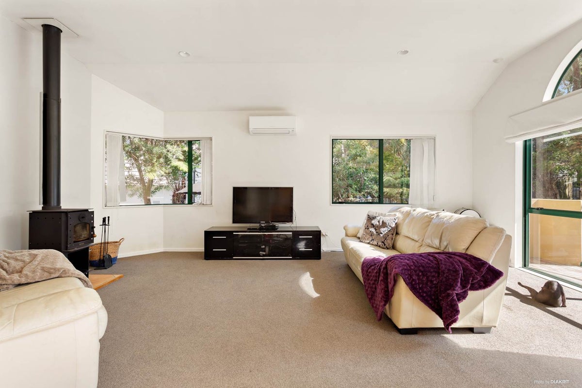 61A Cliff Road, Torbay, Auckland - Carousel 2