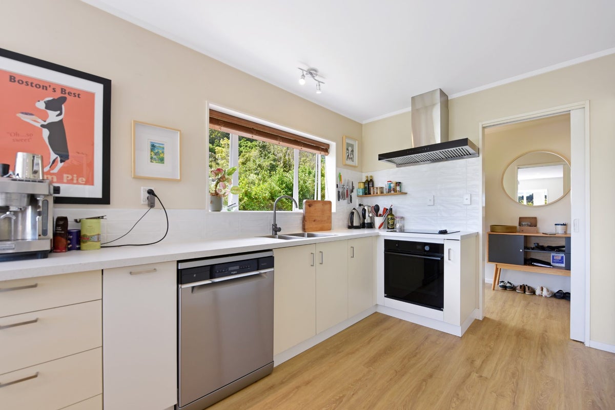 28 Market Road, Bishopdale, Nelson - Carousel 2