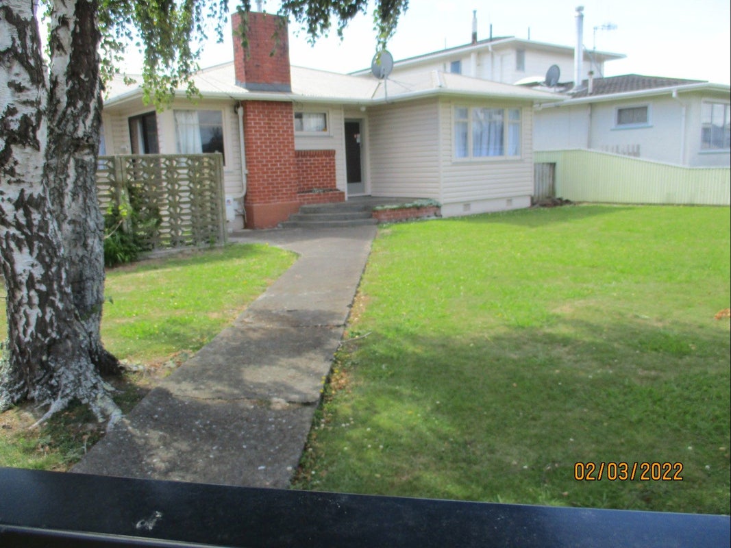 42 Fairs Road, Milson, Palmerston North - Carousel 1