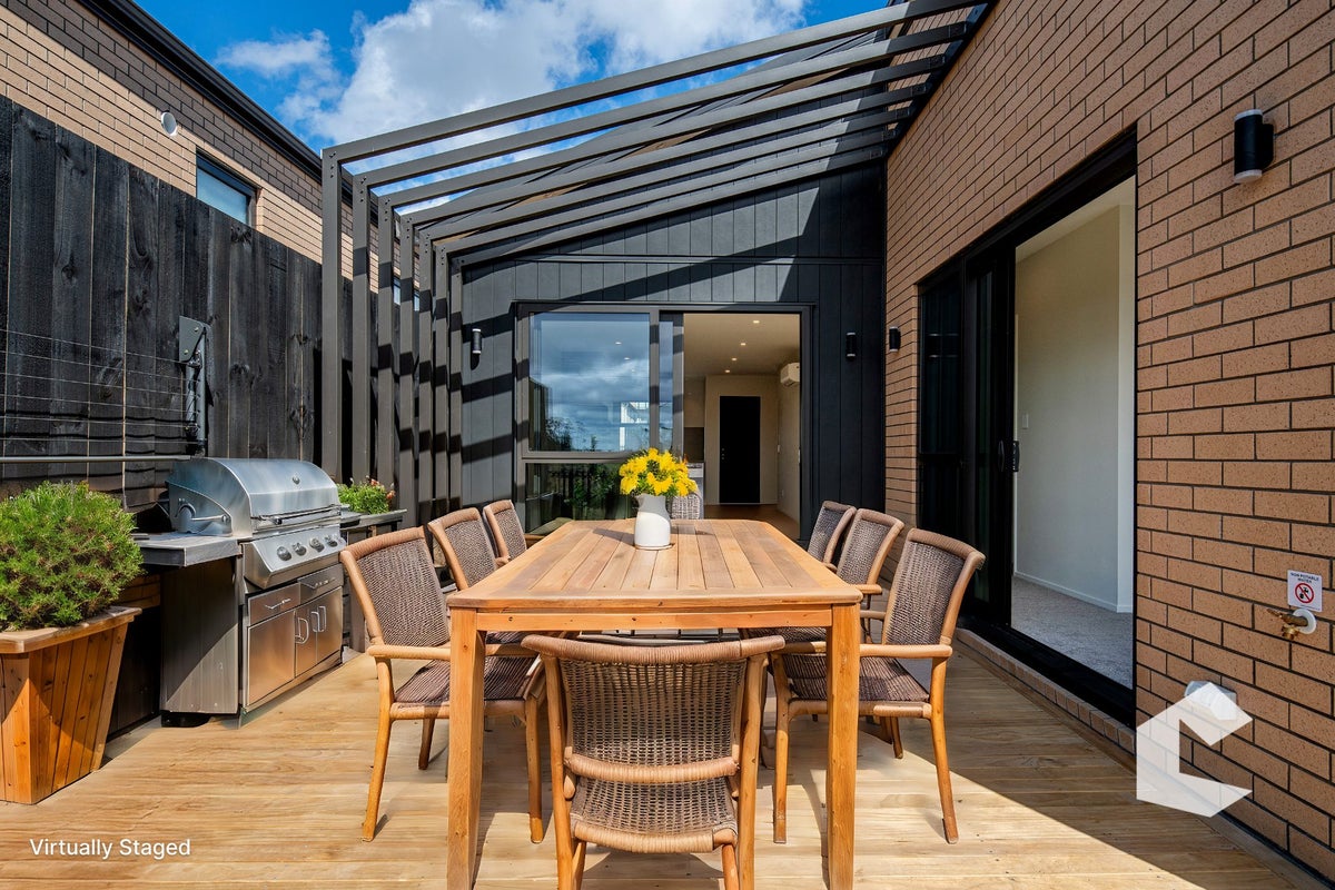 32 Paretao Street, Massey, Auckland - Carousel 2