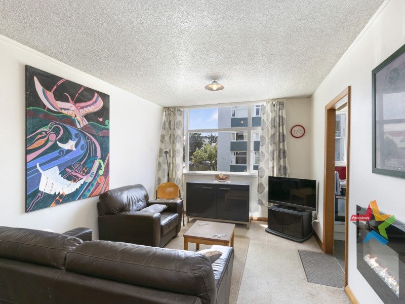 6/25 Te Wharepouri Street, Berhampore, Wellington - Carousel 1