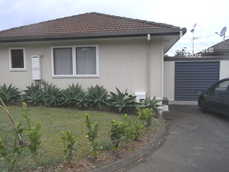 2/11 THURSTON Place, Half Moon Bay, Auckland - Carousel 2