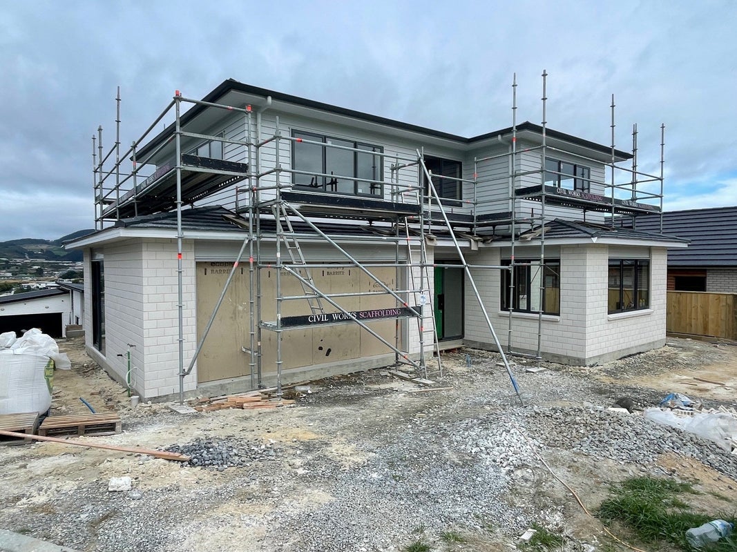 183 John Burke Drive, Aotea, Porirua - Carousel 1