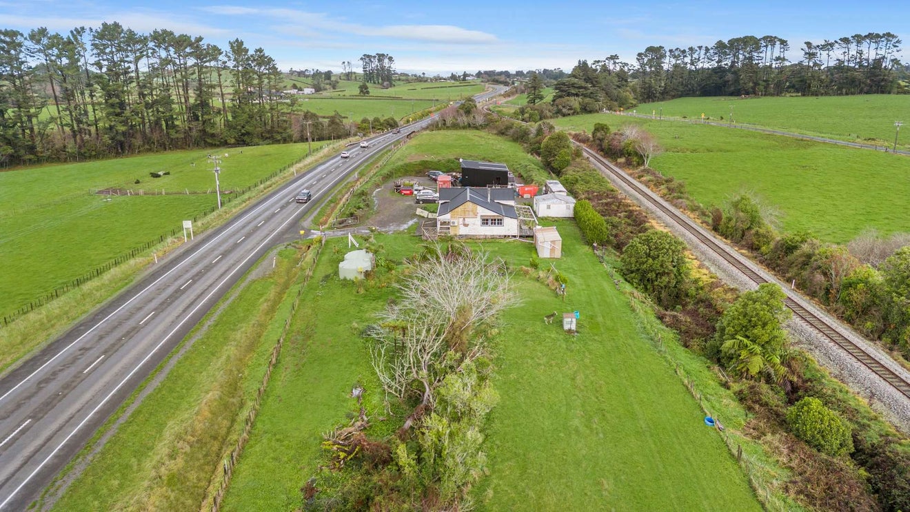 2634 Mountain Road, Tariki, Stratford - Carousel 2
