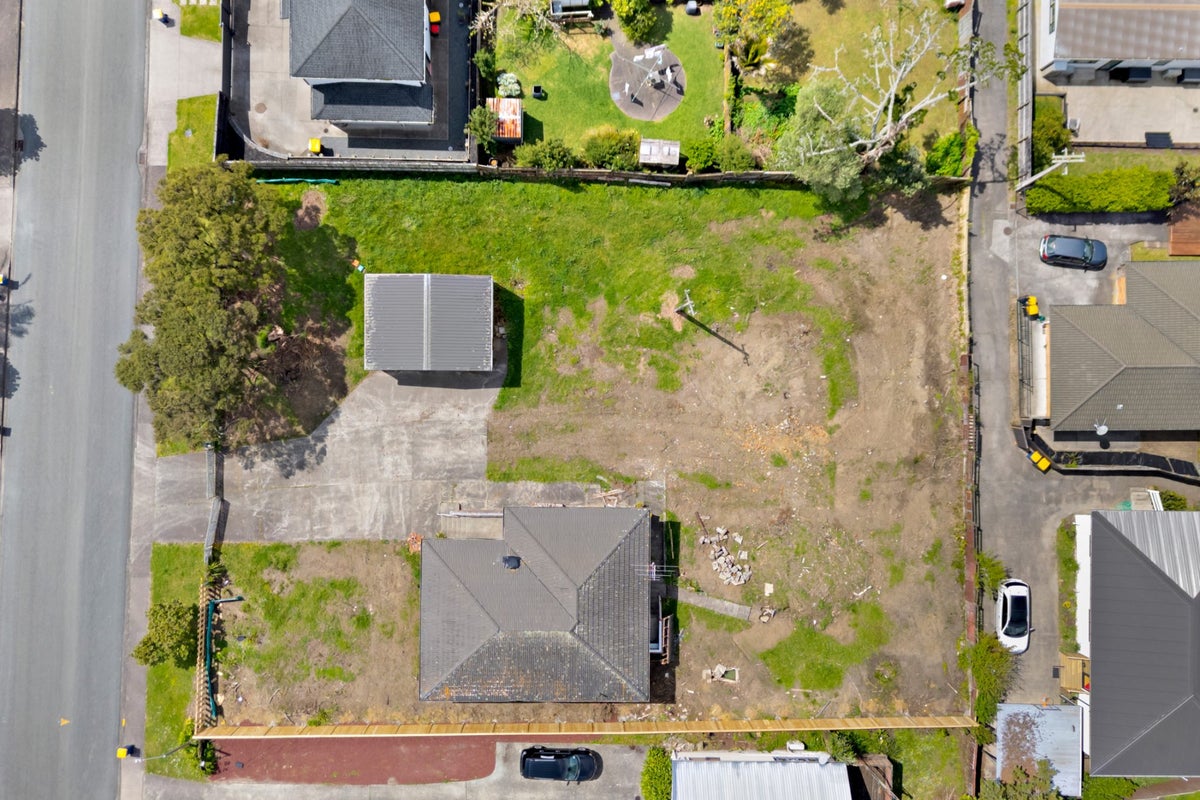 57 Taioma Crescent, Te Atatu Peninsula, Auckland - Carousel 2