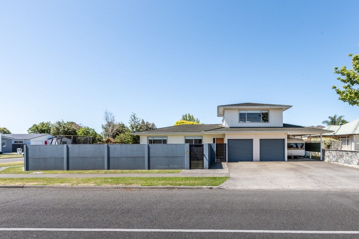 33 Avenue Road, Greenmeadows, Napier - Carousel 1