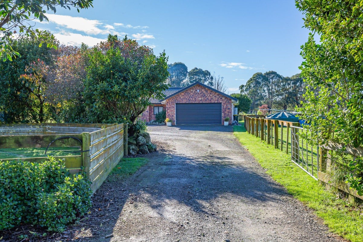195 Muhunoa Road, OHAU, LEVIN - Carousel 32
