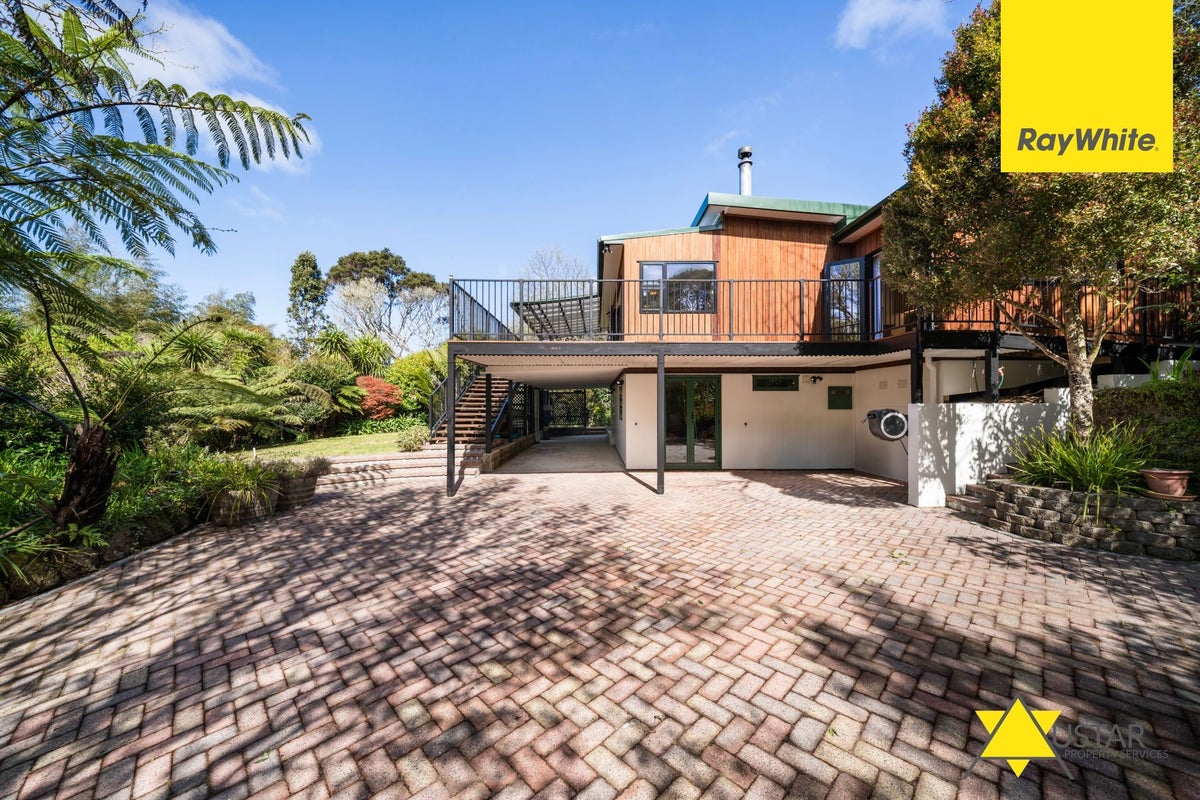 864 West Coast Road, Waiatarua, Auckland - Carousel 1