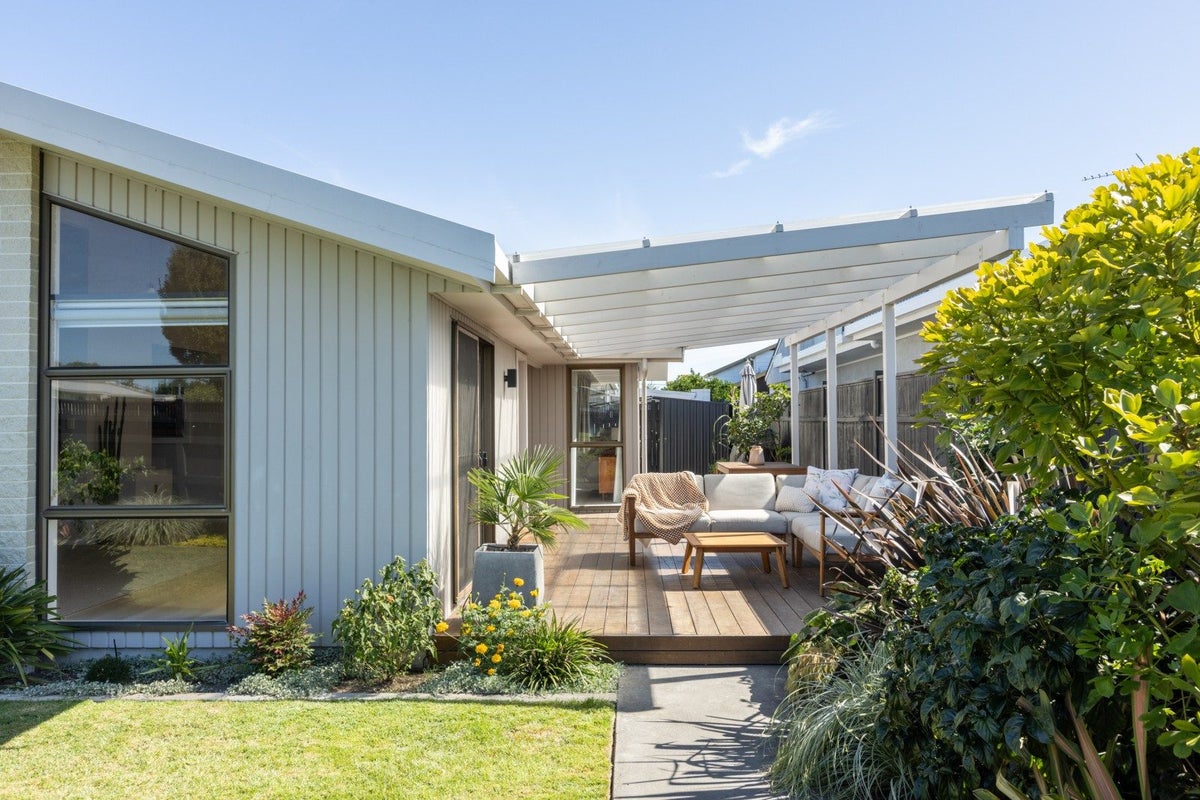 19 Laurent Place, Greenmeadows, Napier - Carousel 1