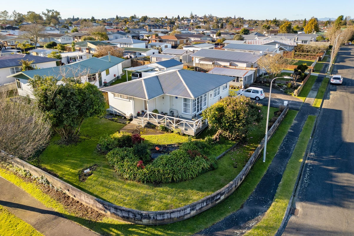 1 Katherine Place, Melville, Hamilton - Carousel 2