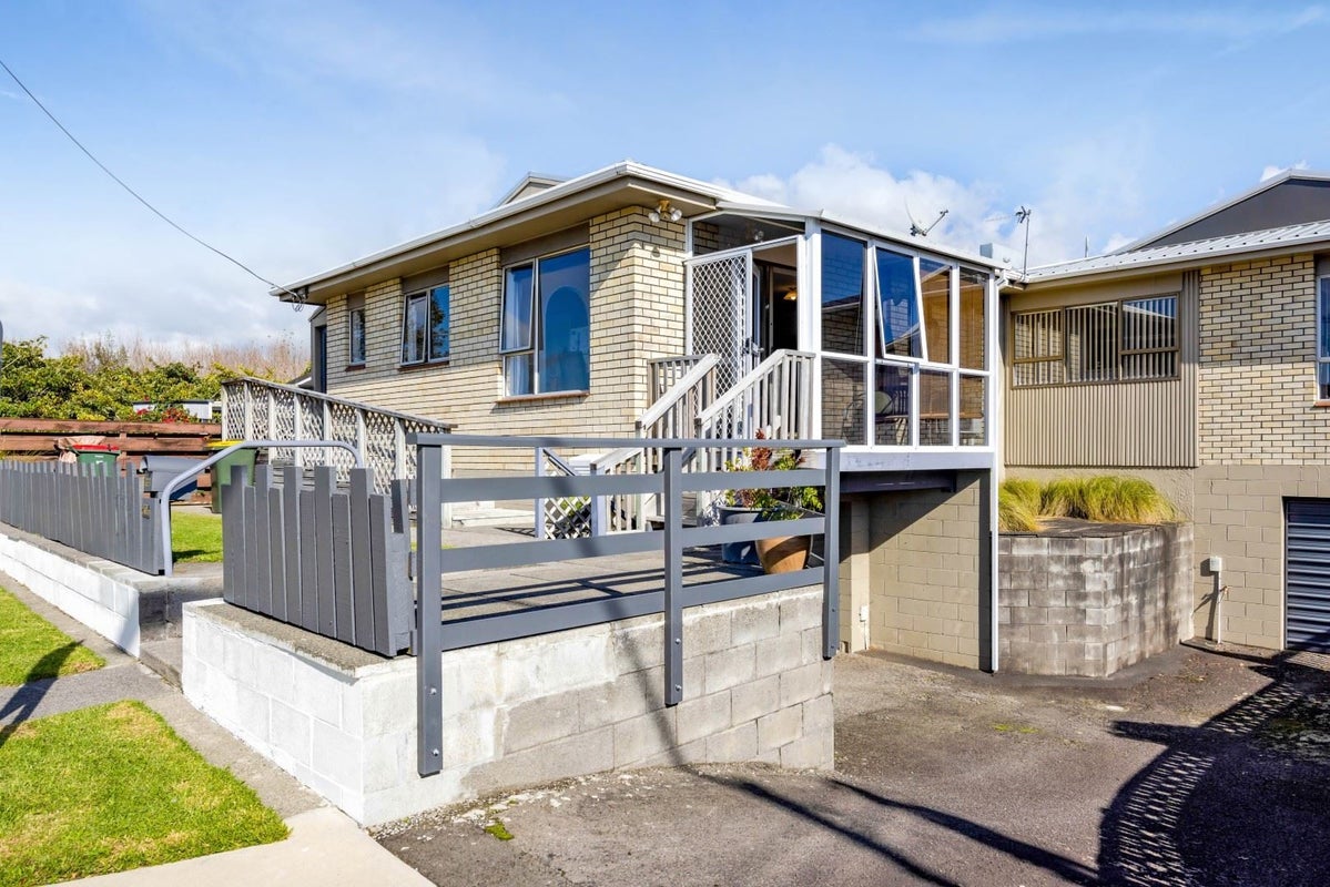 36B Waimea Street, Westown, New Plymouth - Carousel 25
