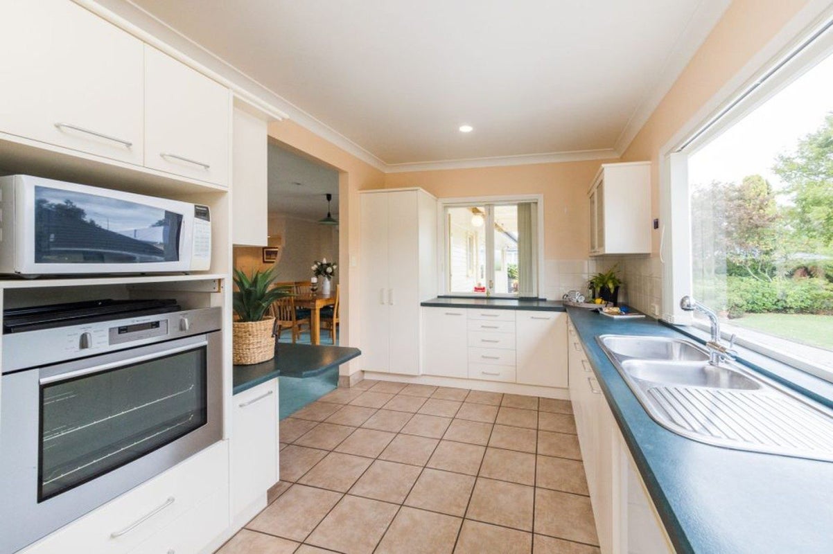 22 Sheffield Street, Awapuni, Palmerston North - Carousel 2