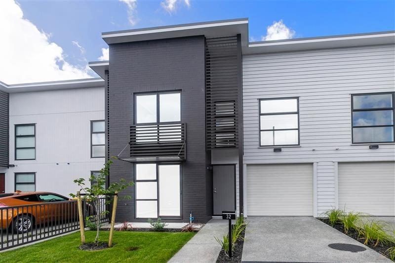 32 Vincent McGrath Crescent, Swanson, Auckland - Carousel 1