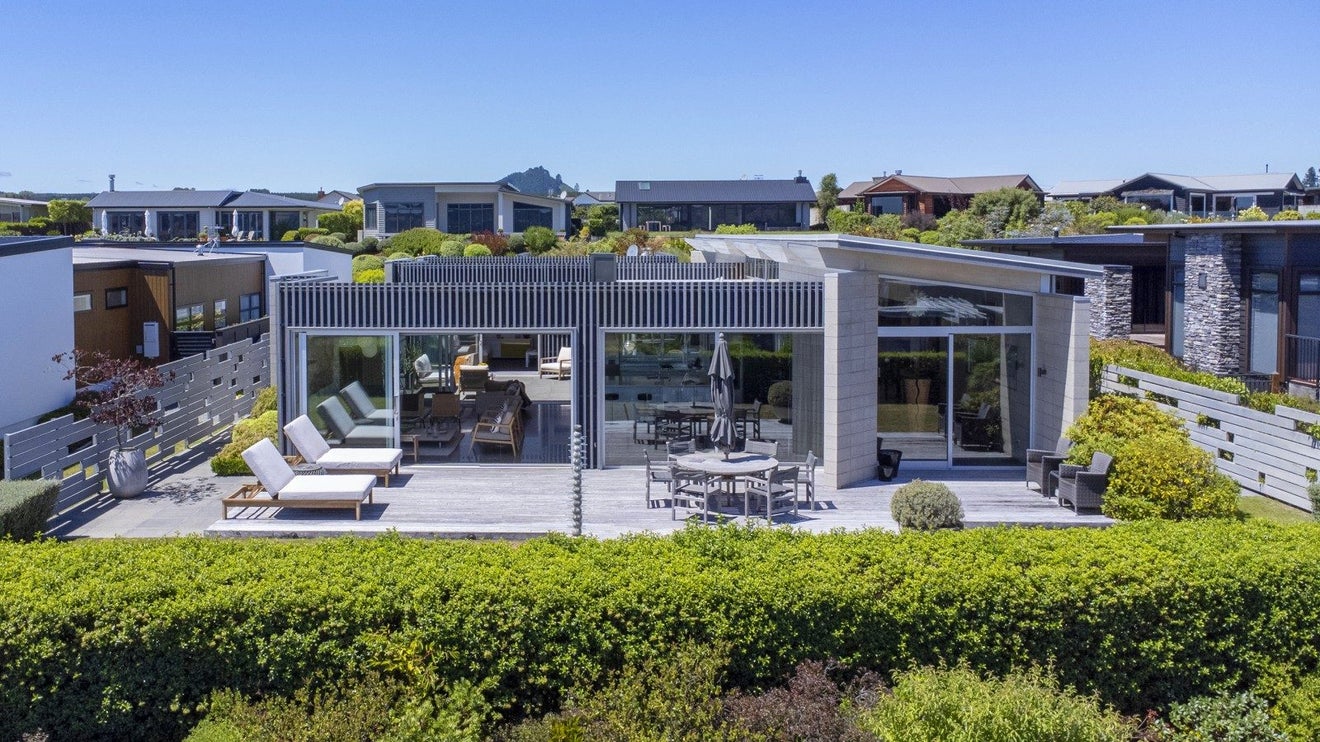 12 Kurapoto Lane, Rainbow Point, Taupo - Carousel 1