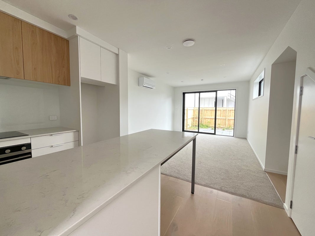 17/10 Pascoe Avenue, Paremata, Porirua - Carousel 1
