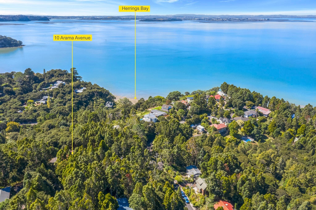 10 Arama Avenue, Titirangi, Auckland - Carousel 2