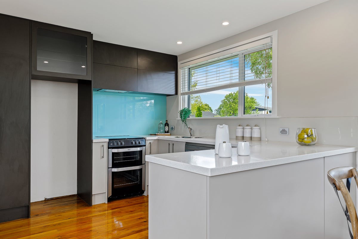 32 Barnes Road, Redwood, Christchurch - Carousel 2