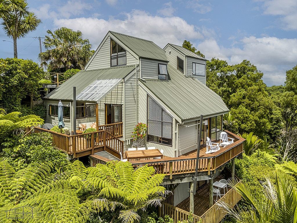 117 Victory Road, Laingholm, Auckland - Carousel 1