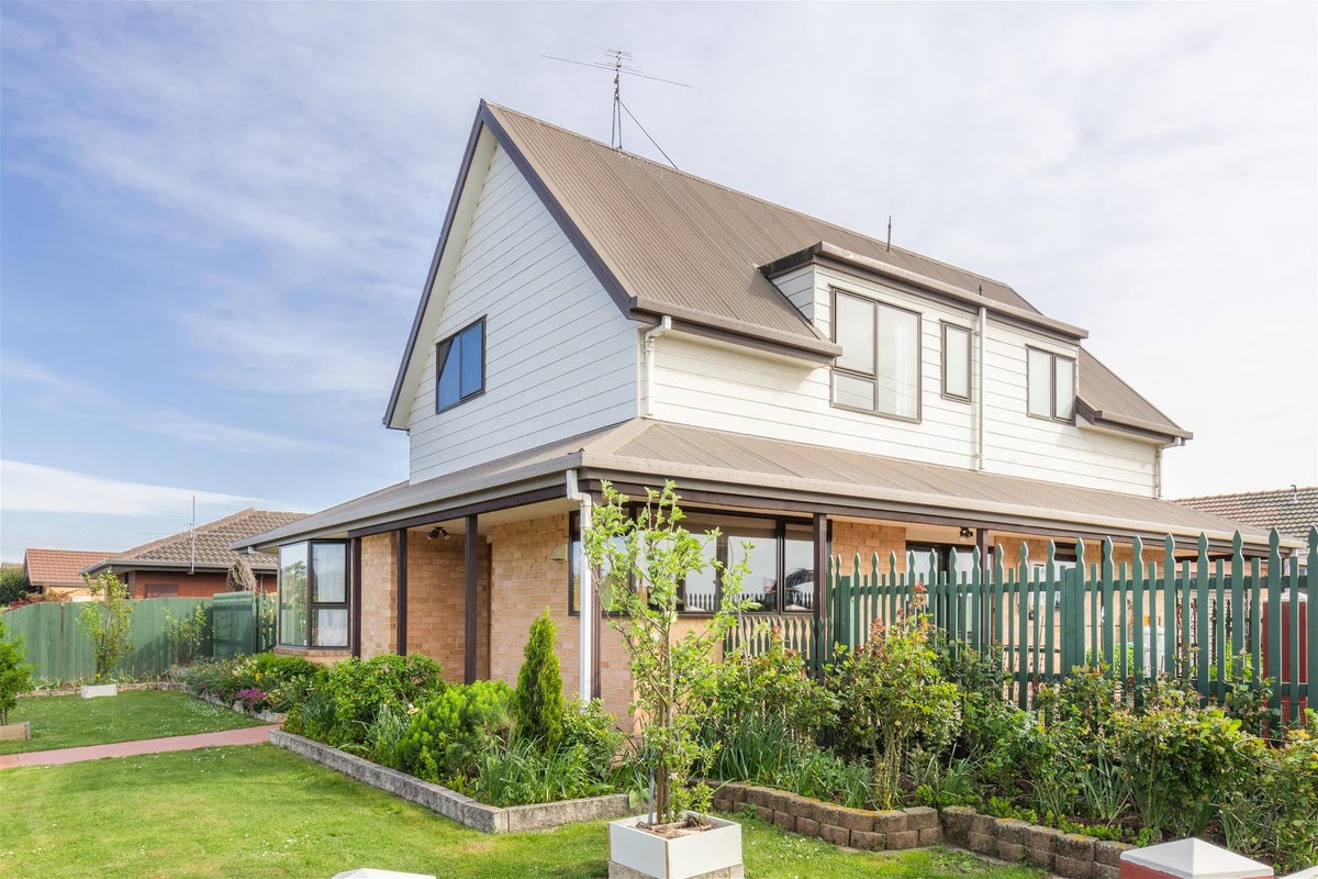 2 Ben Nevis Drive, Broomfield, Christchurch - Carousel 2