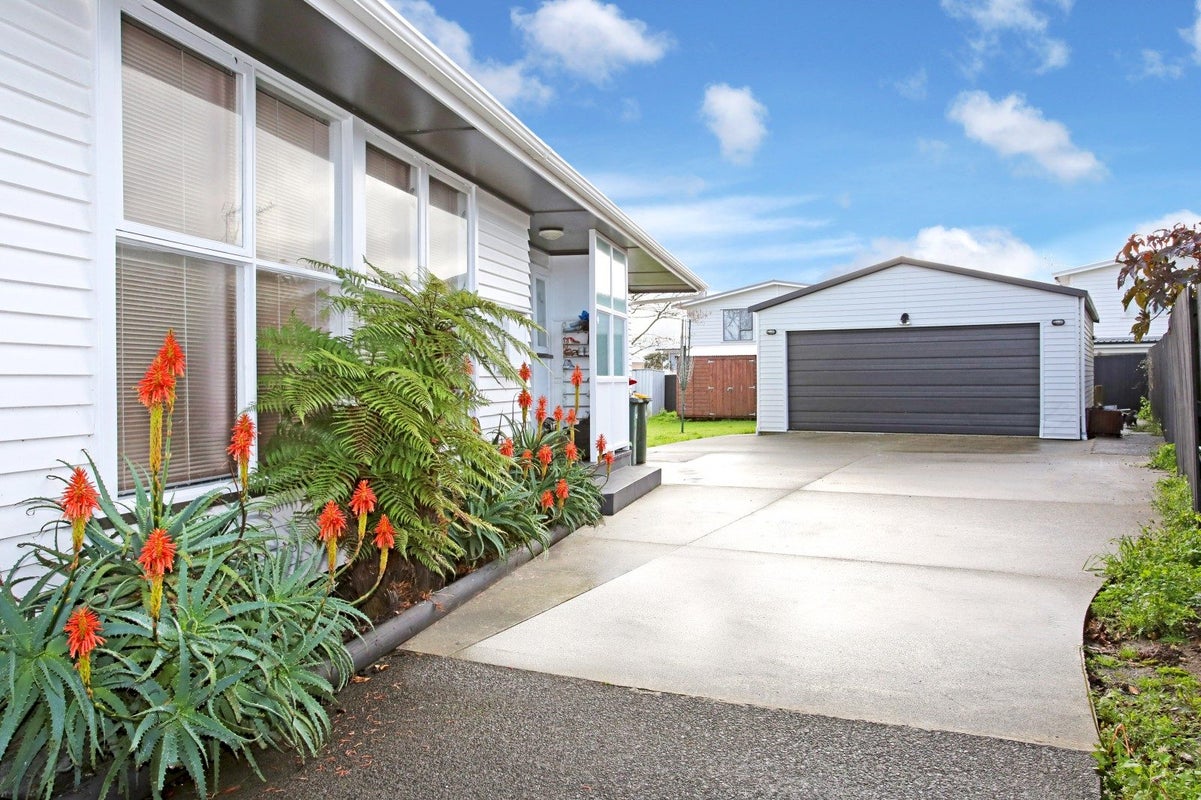 3 Olive Crescent, Papatoetoe, Auckland - Carousel 1
