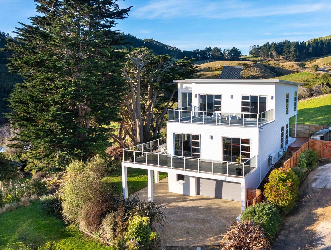 102 Mission Cove, Company Bay, Dunedin - Carousel 1