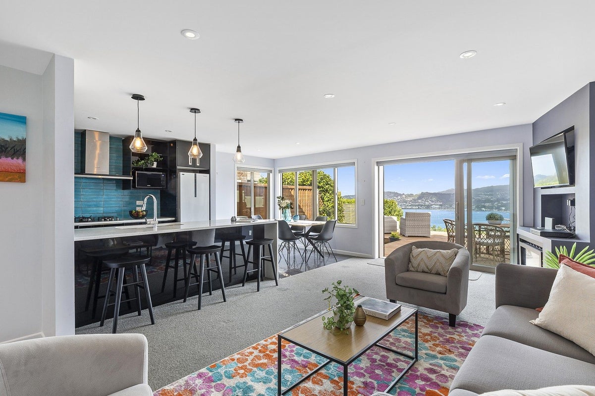 5 Countess Close, Maupuia, Wellington - Carousel 1