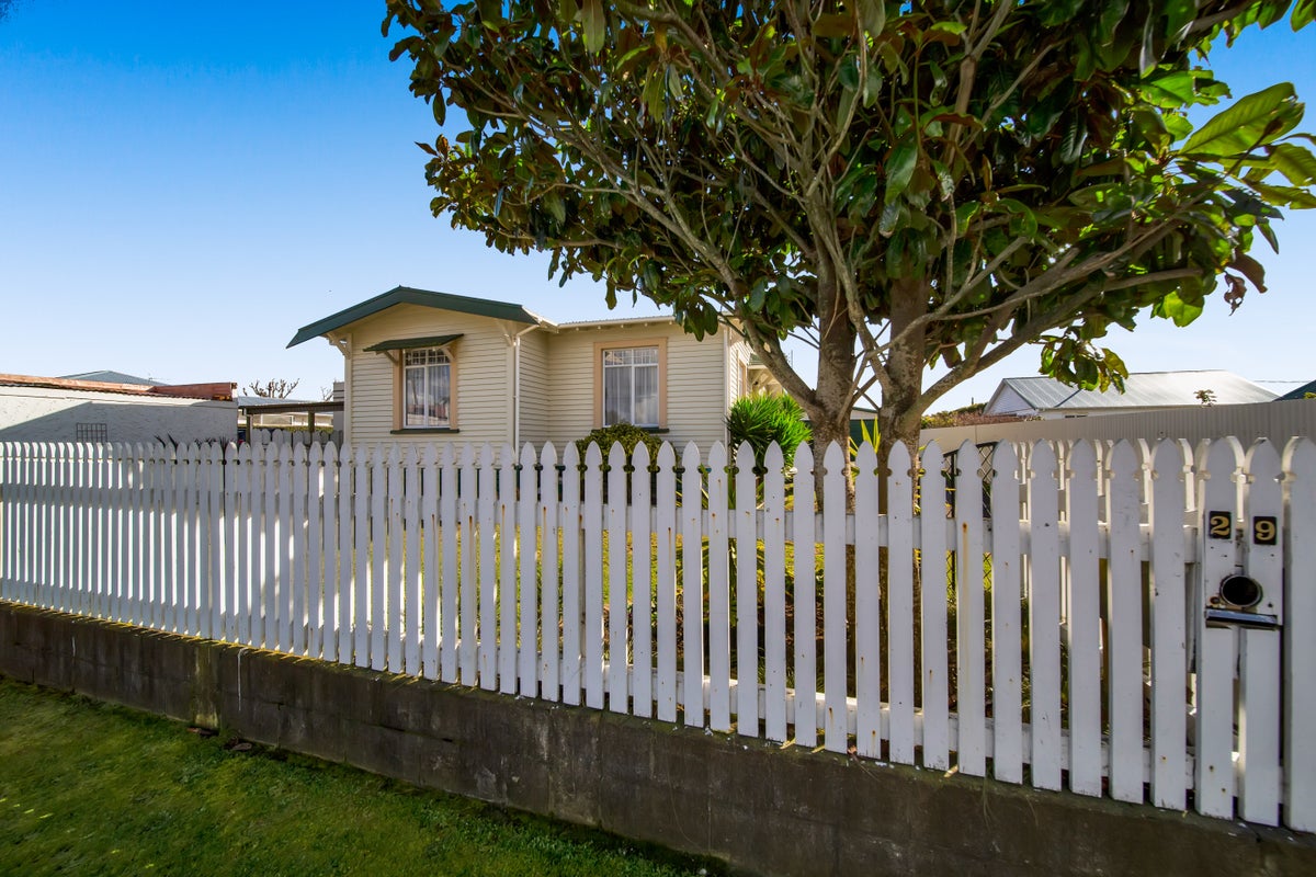 29 Douglas Street, Hawera - Carousel 15