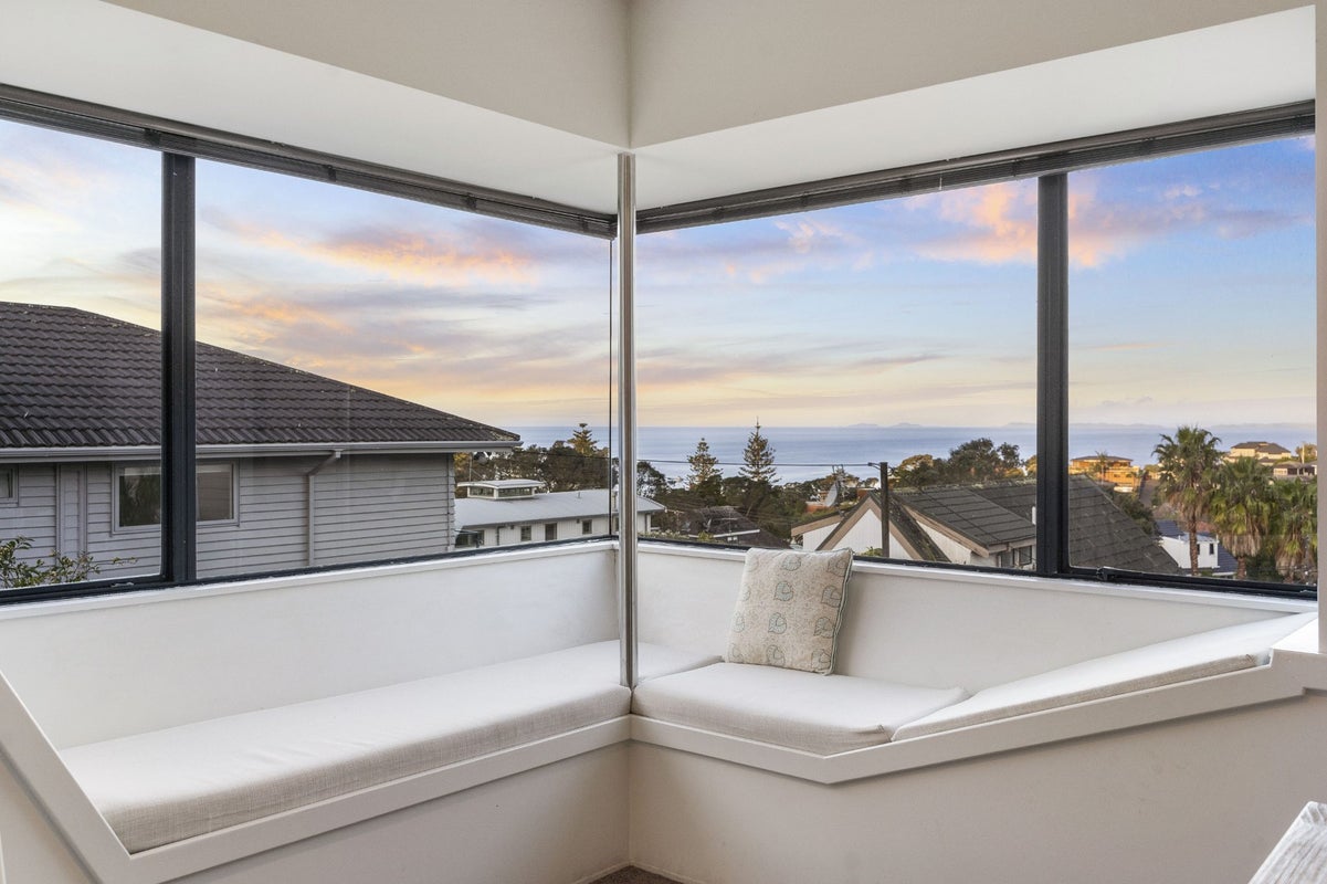 2/82 Hebron Road, Waiake, Auckland - Carousel 1