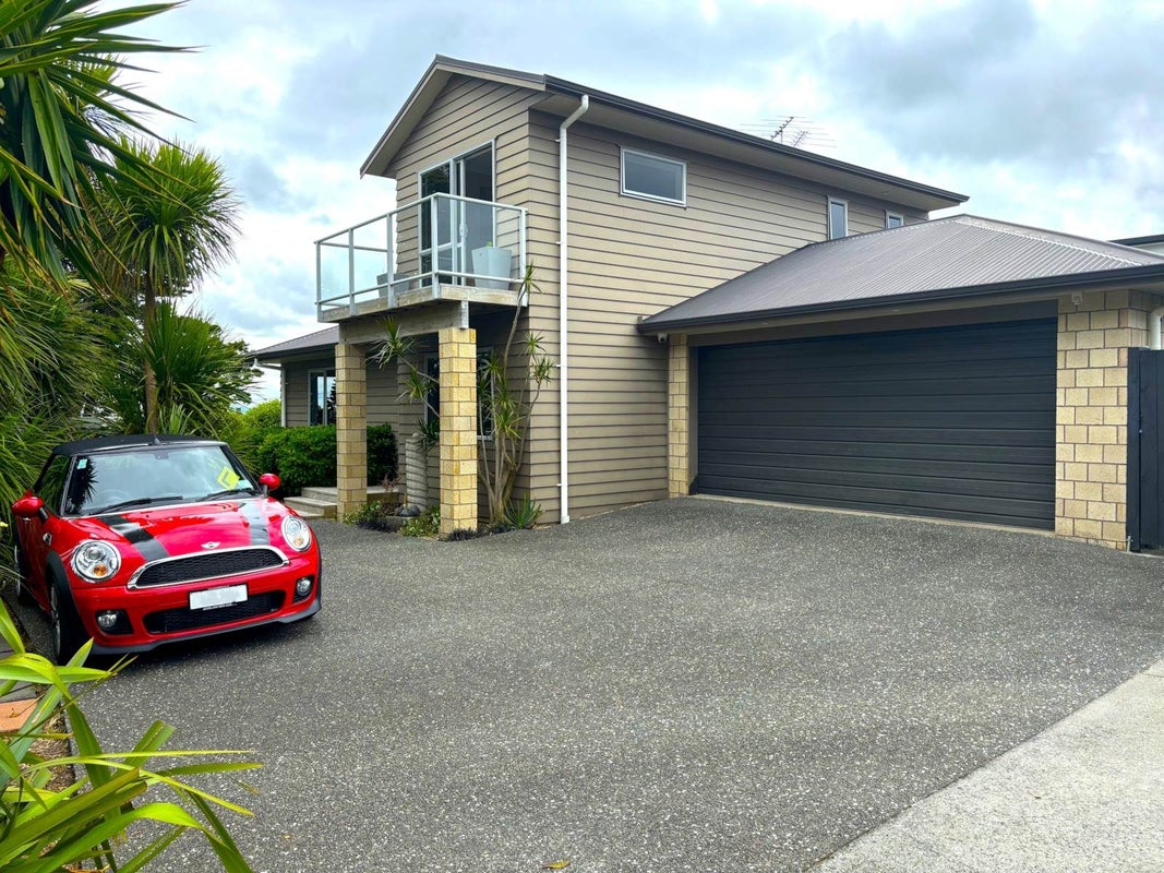 6A Ava Avenue, Titirangi, Auckland - Carousel 1