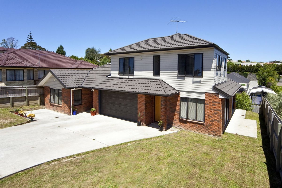 3 Jomard Terrace, Northcross, Auckland - Carousel 1
