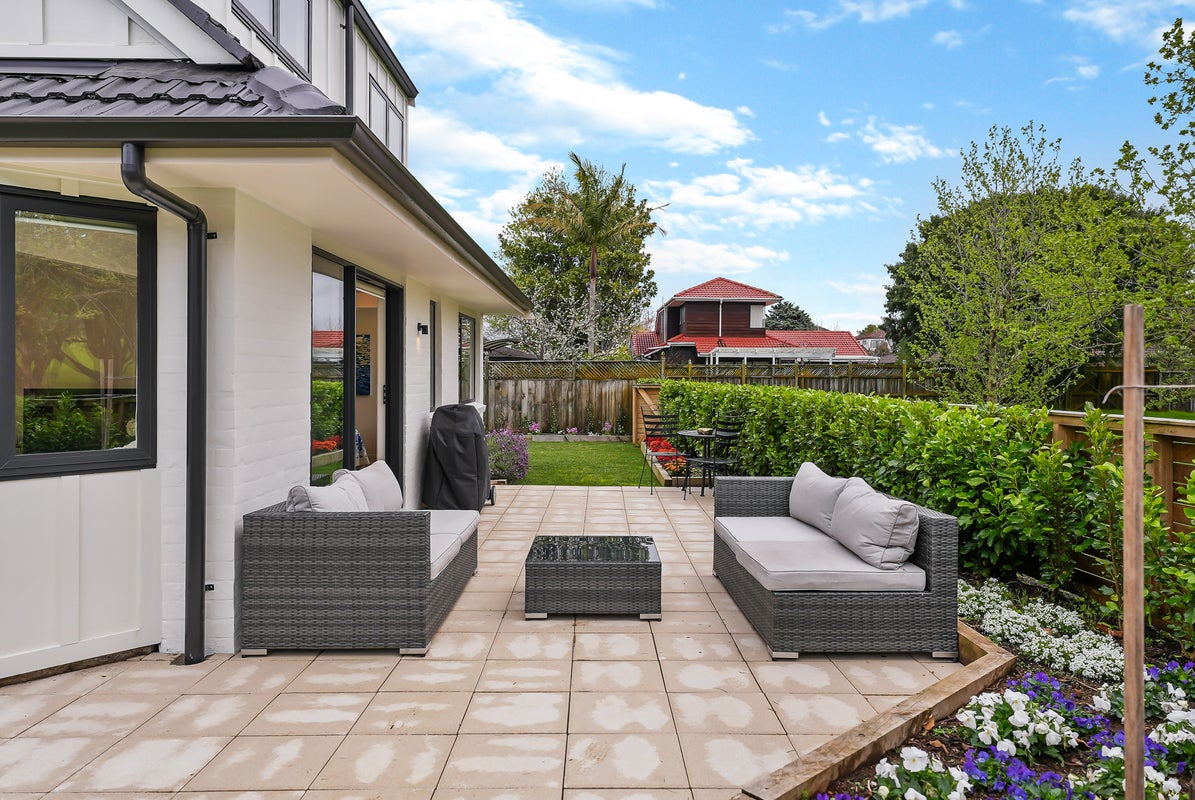 2/49 Jillteresa Crescent, Half Moon Bay, Auckland - Carousel 2