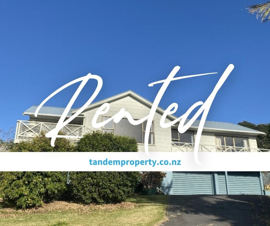 3 John Dee Crescent, Red Beach, Red Beach - Carousel 1