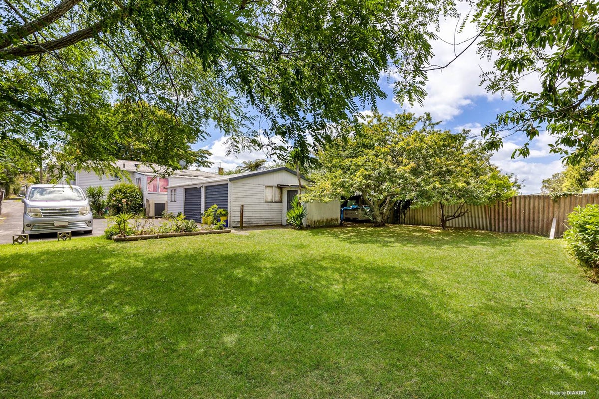 15 Hyde Street, Manurewa East, Auckland - Carousel 1
