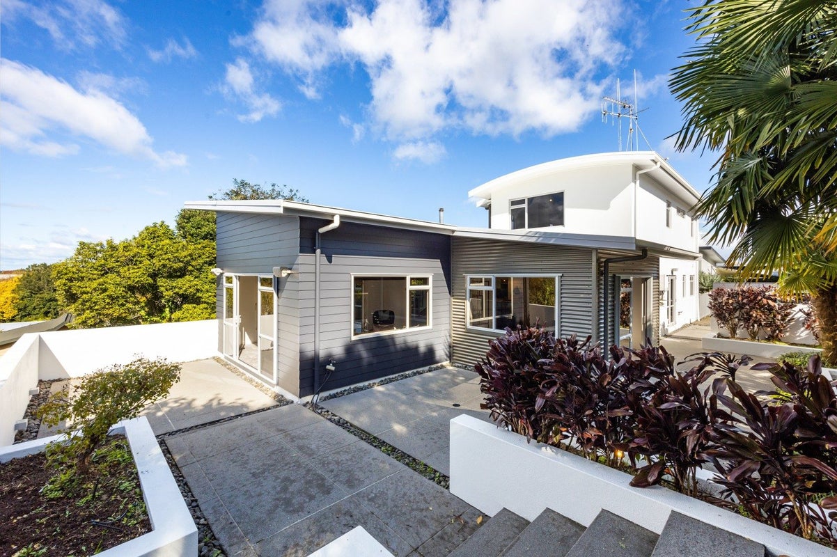 41 Ranui Street, Dinsdale, Hamilton - Carousel 1
