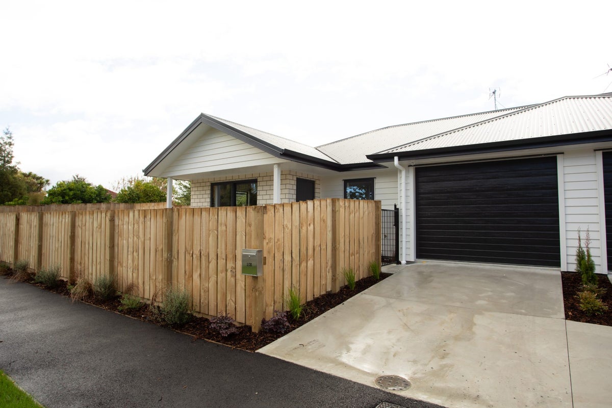 1/35 Flynn Road, Hillcrest, Hamilton - Carousel 1