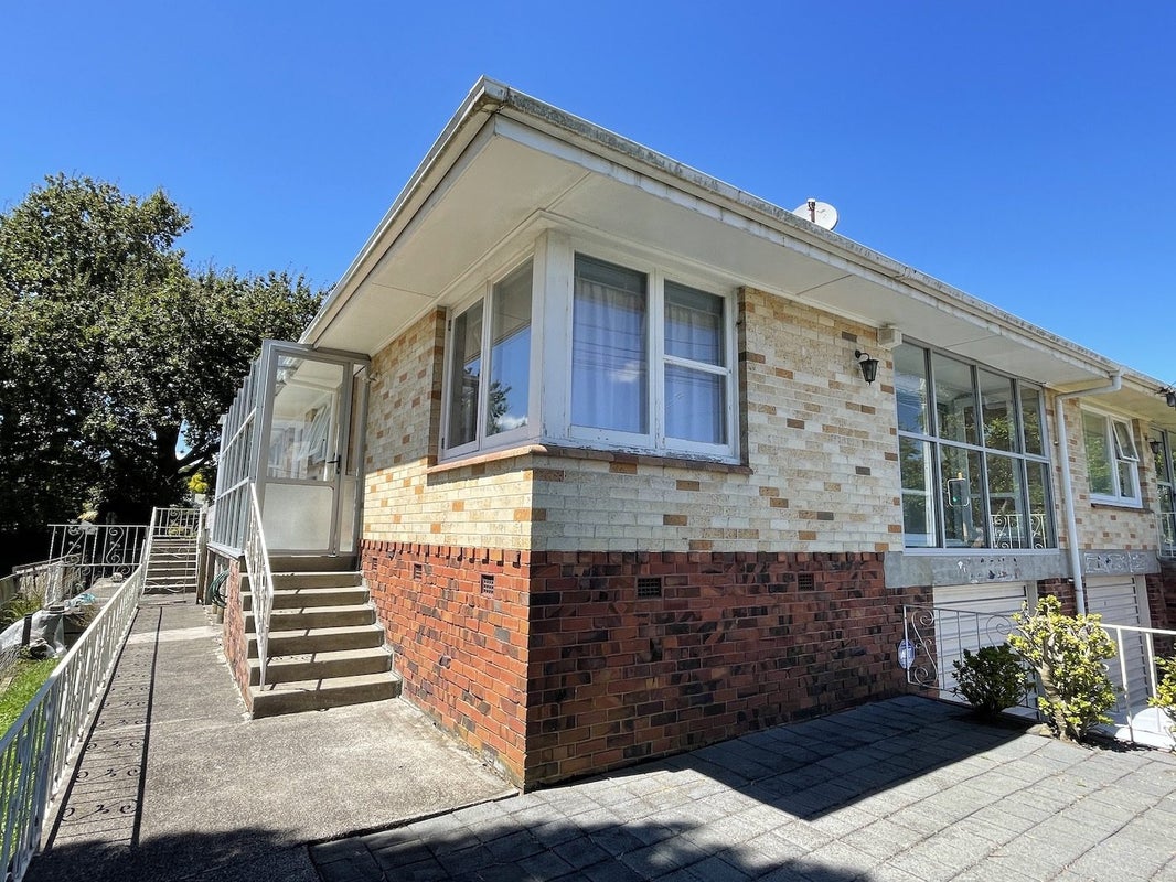 2/222 Gillies Avenue, Epsom, Auckland - Carousel 1