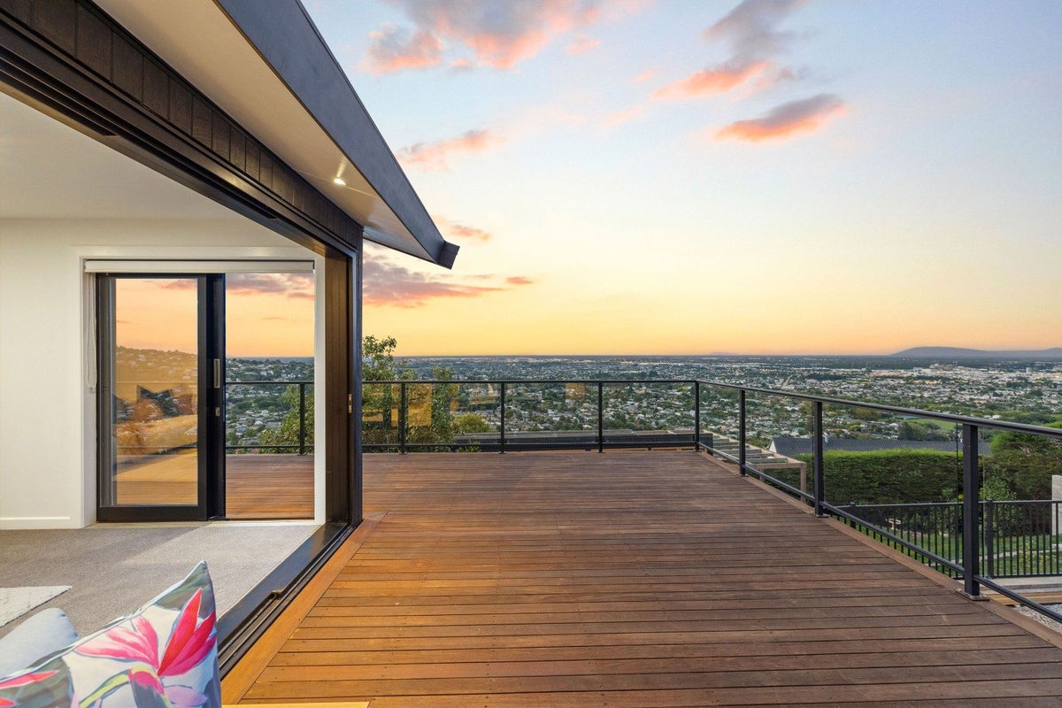 76 Huntsbury Avenue, Huntsbury, Christchurch - Carousel 1